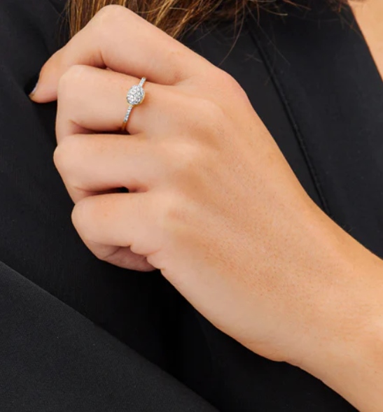 Nanis - "ÉLITE" DIAMONDS AND GOLD ROMANTIC ENGAGEMENT RING (SMALL)