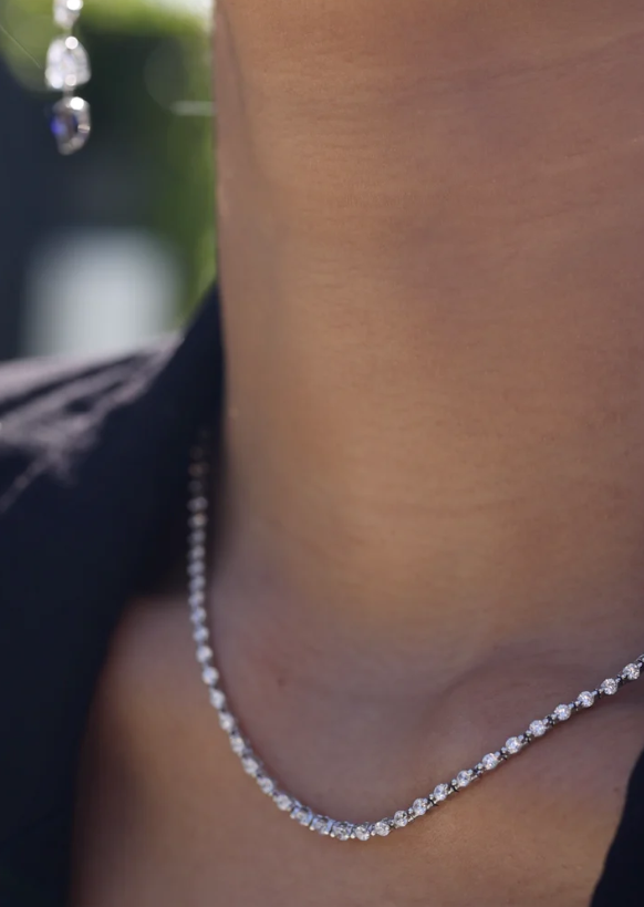 CARAT LONDON CORALIE NECKLACE WHITE GOLD PLATED