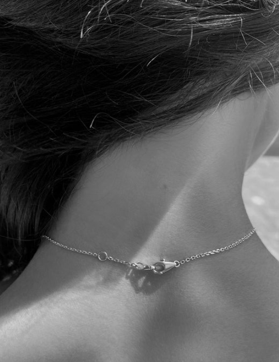 CARAT LONDON CAMELIA NECKLACE WHITE GOLD PLATED