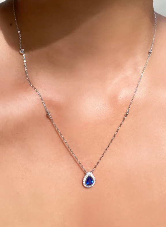 CARAT LONDON EMILE SAPPHIRE NECKLACE WHITE GOLD PLATED