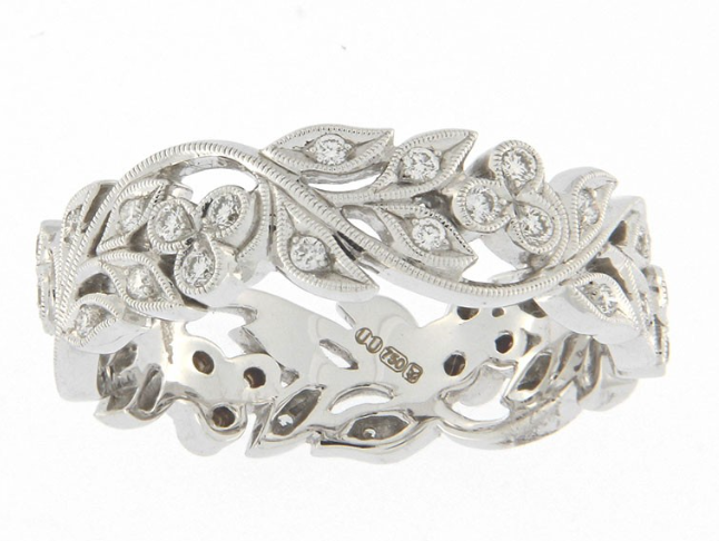 UNGAR & UNGAR SPRING BLOSSOM RING 18ct White gold and Diamond