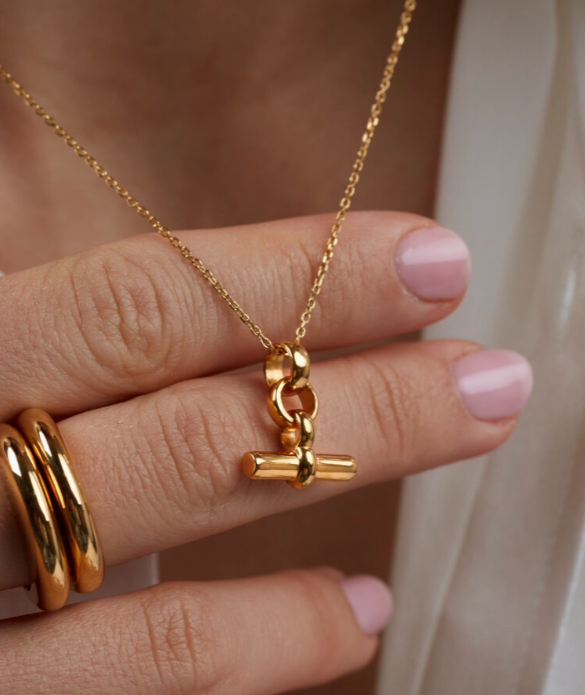 Tilly Sveaas Mini Gold T-Bar On Trace Chain