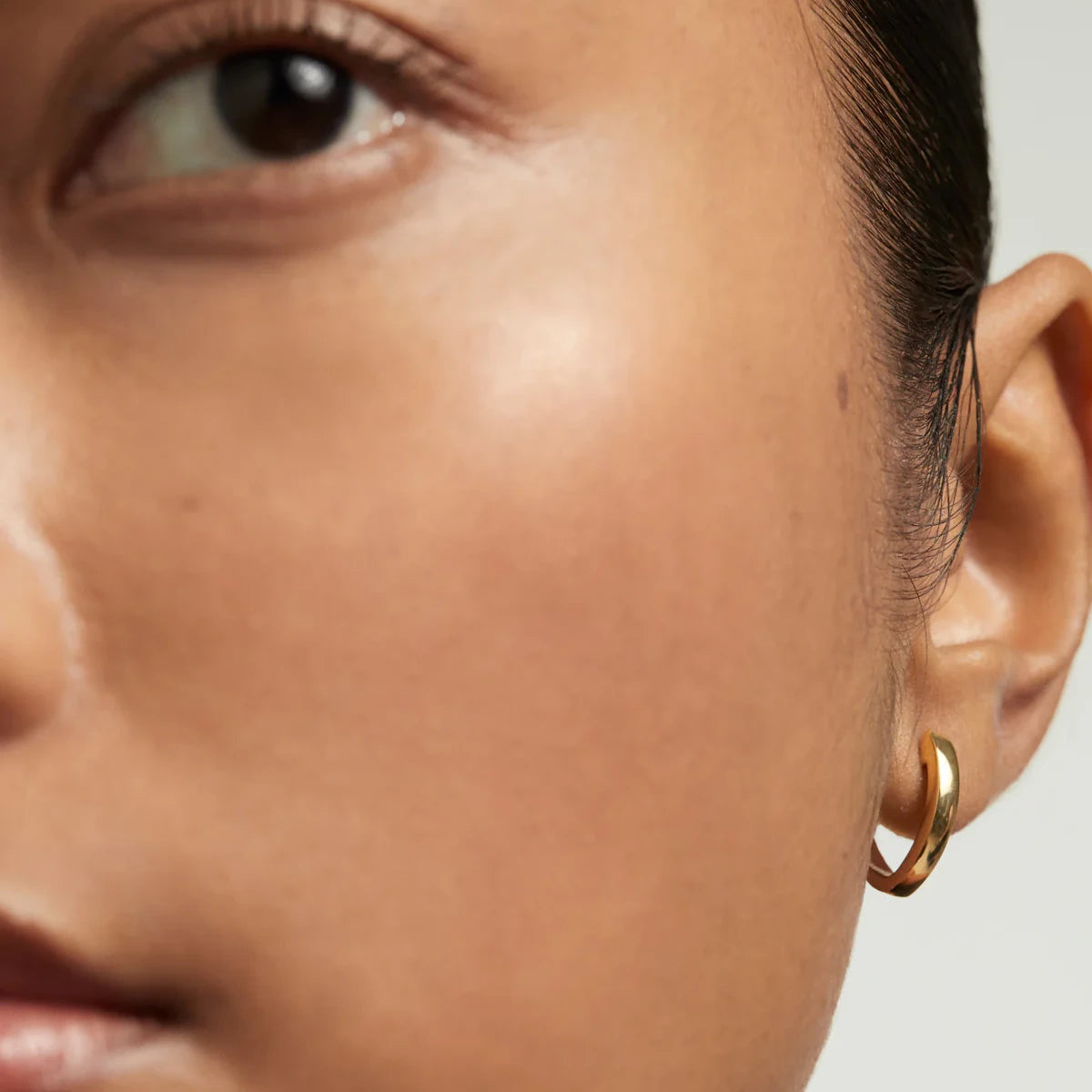 PDPAOLA | Duke Hoops Earrings | AR01-A16 | designer earrings by Hooper Bolton