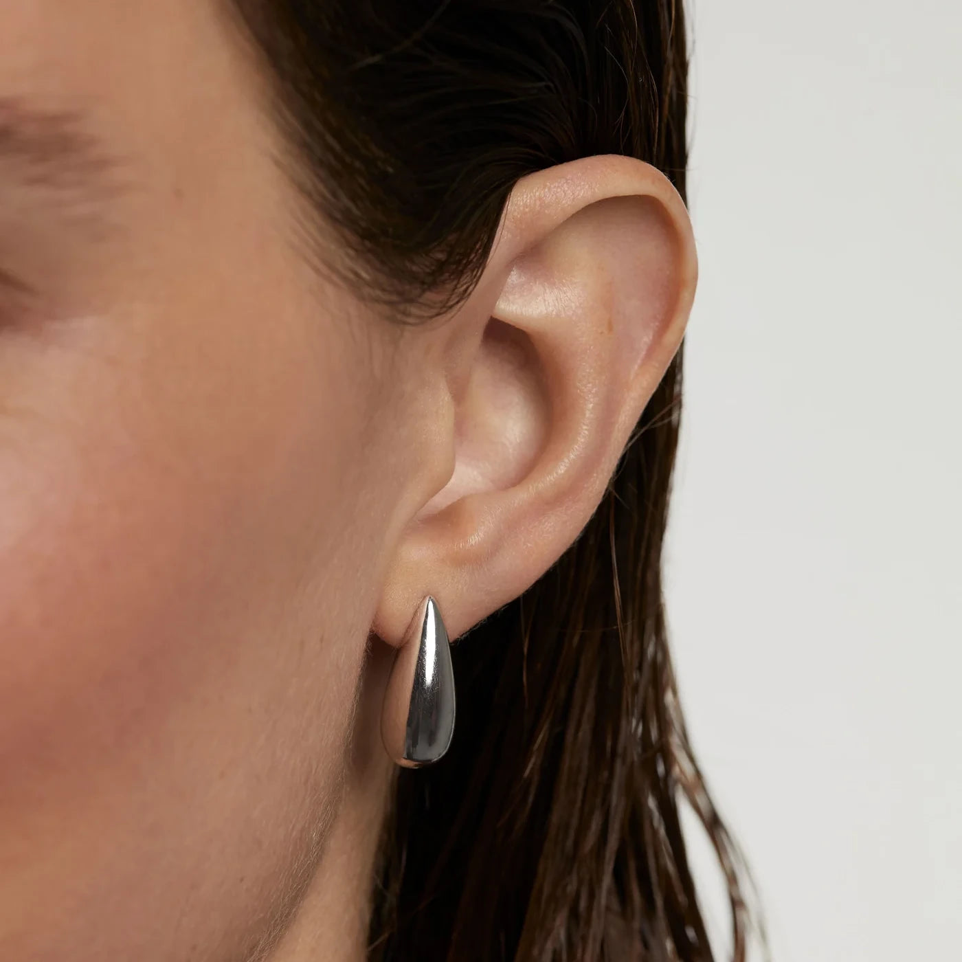 PDPAOLA | Large Sugar Silver Hoops Earrings | AR02-881 | designer earrings by Hooper Bolton
