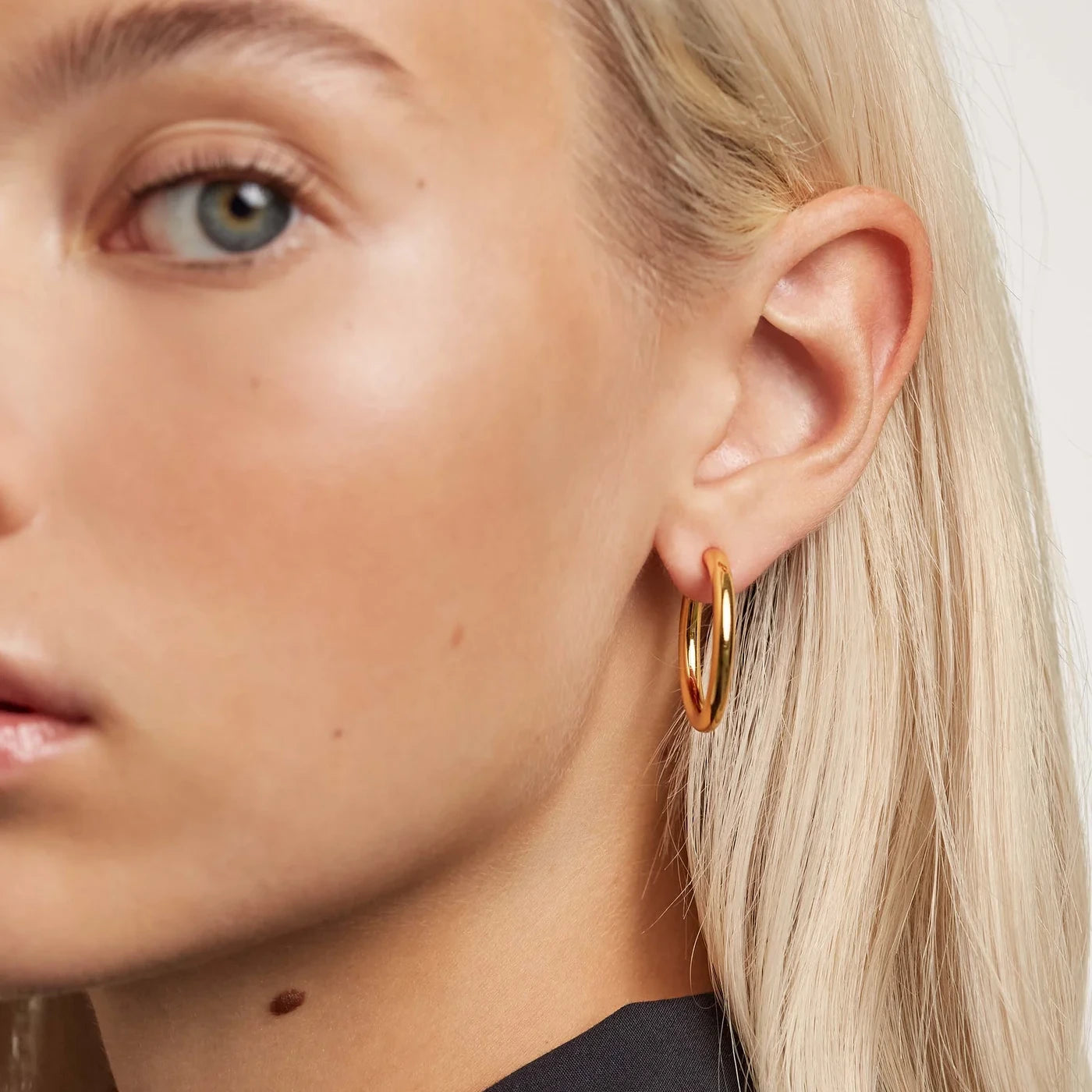 PDPAOLA | Supreme Cloud Earrings | AR01-338 | designer earrings by Hooper Bolton