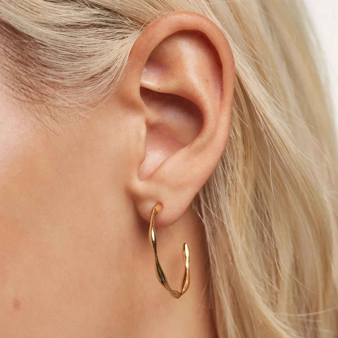 PDPAOLA | Vanilla Earrings | AR01-306 | designer earrings by Hooper Bolton