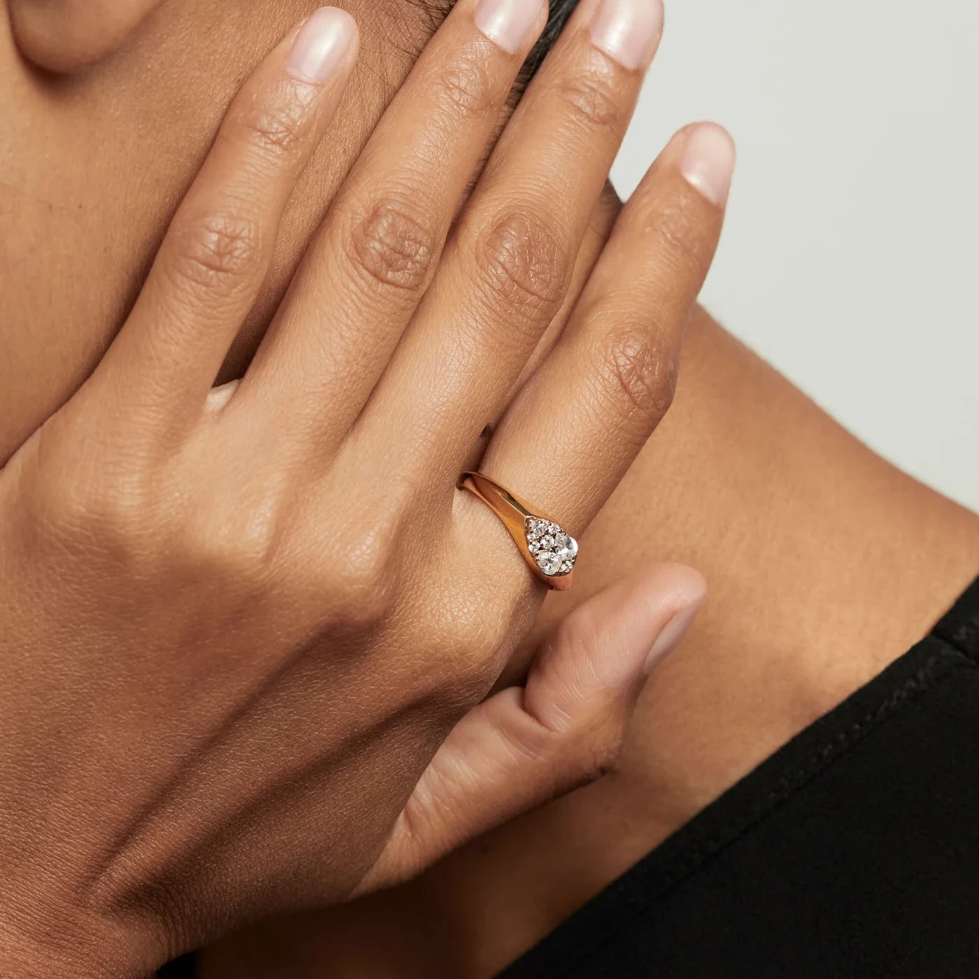 PDPAOLA | Vanilla Stamp Ring | AN01-A51 | designer rings by hooper-bolton