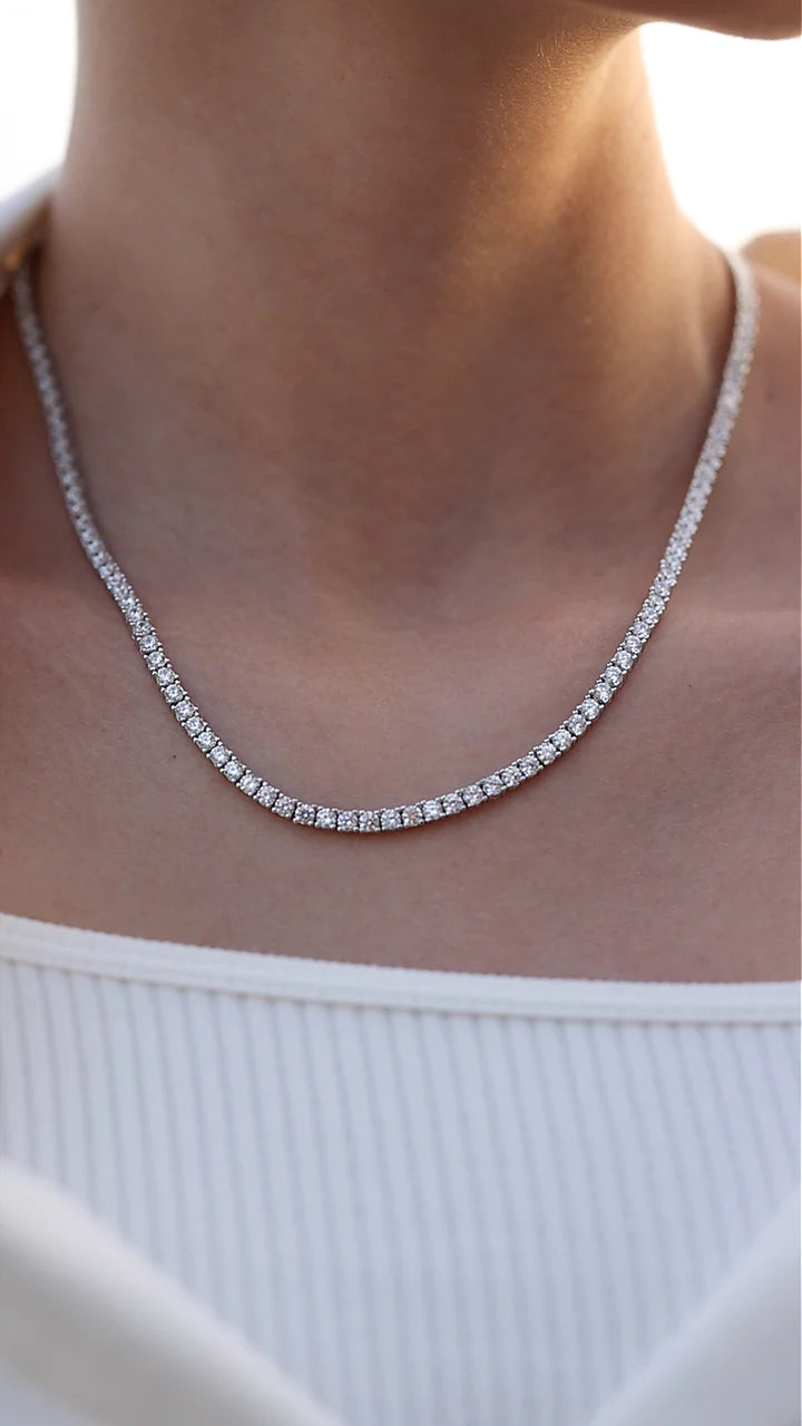 CARAT LONDON PRUDENCE ROUND PRONG LINE NECKLACE