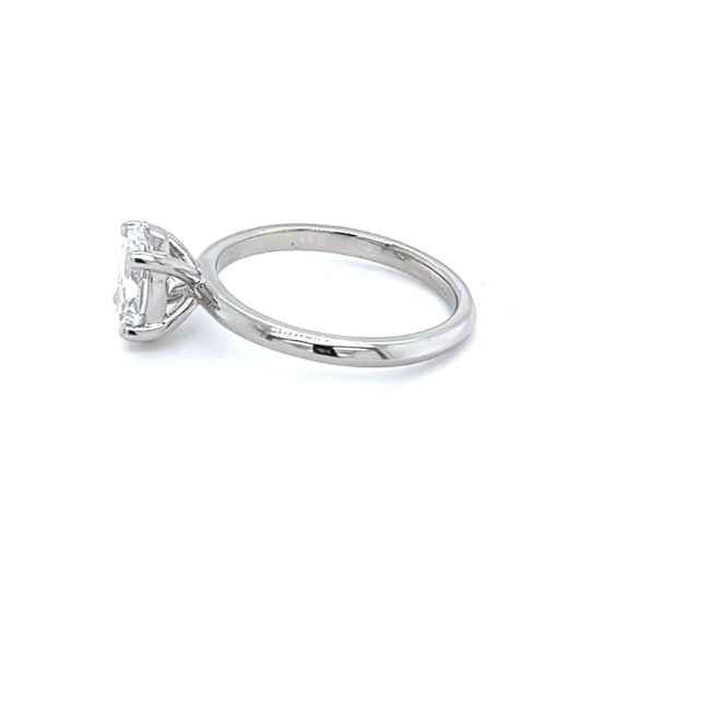 CERTIFIED PLATINUM OVAL DIAMOND ENGAGEMENT RING 1.00ct