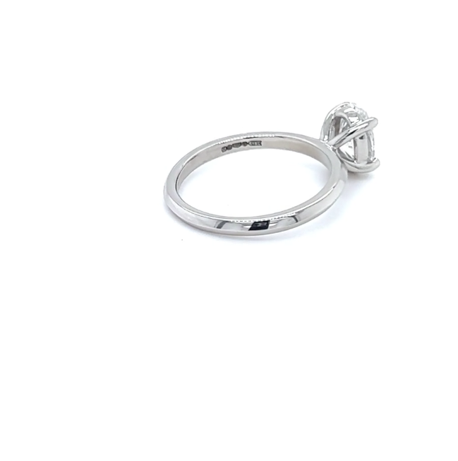 CERTIFIED PLATINUM OVAL DIAMOND ENGAGEMENT RING 1.00ct
