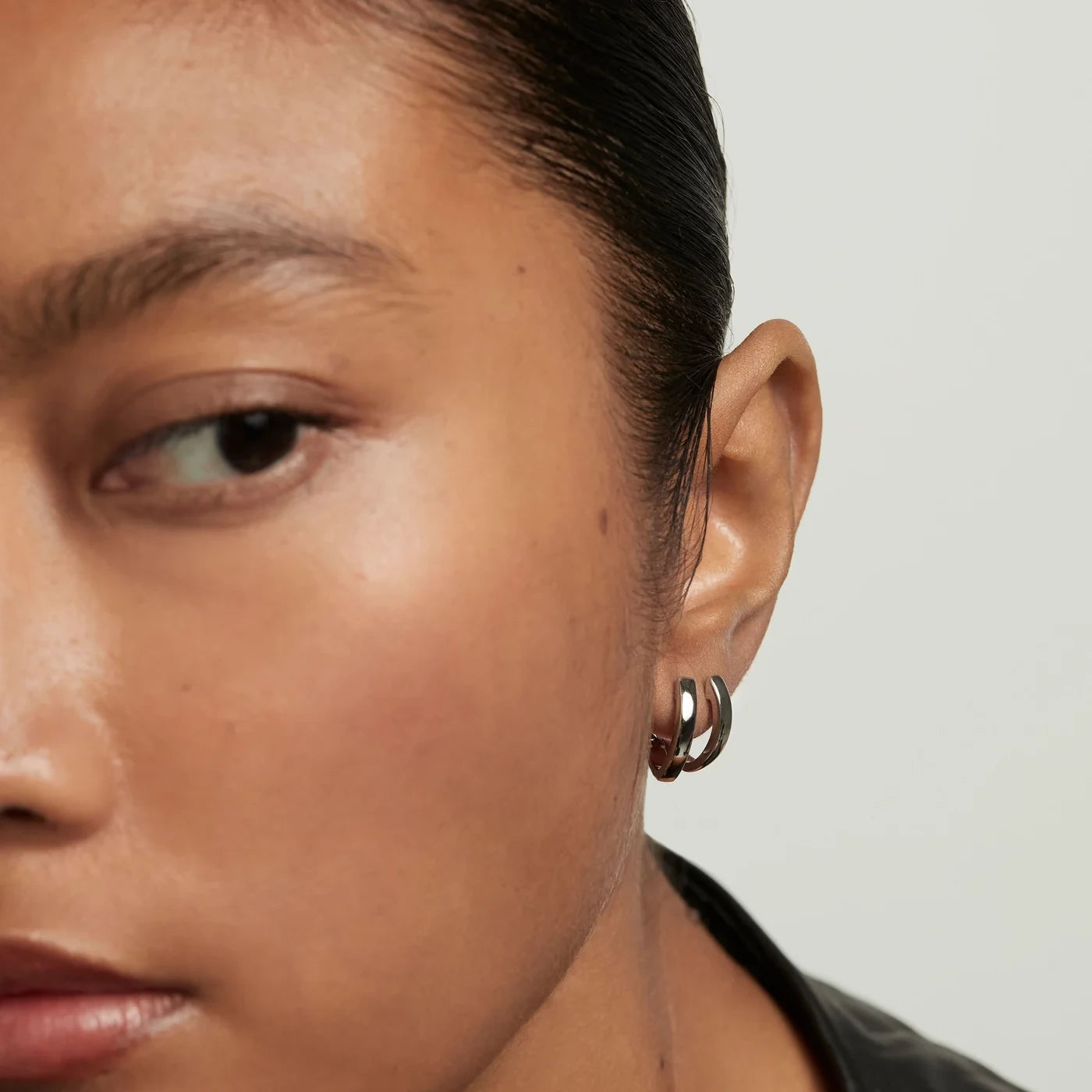 PDPAOLA | Duke Silver Hoops Earrings | AR02-A16 | designer earrings by Hooper Bolton