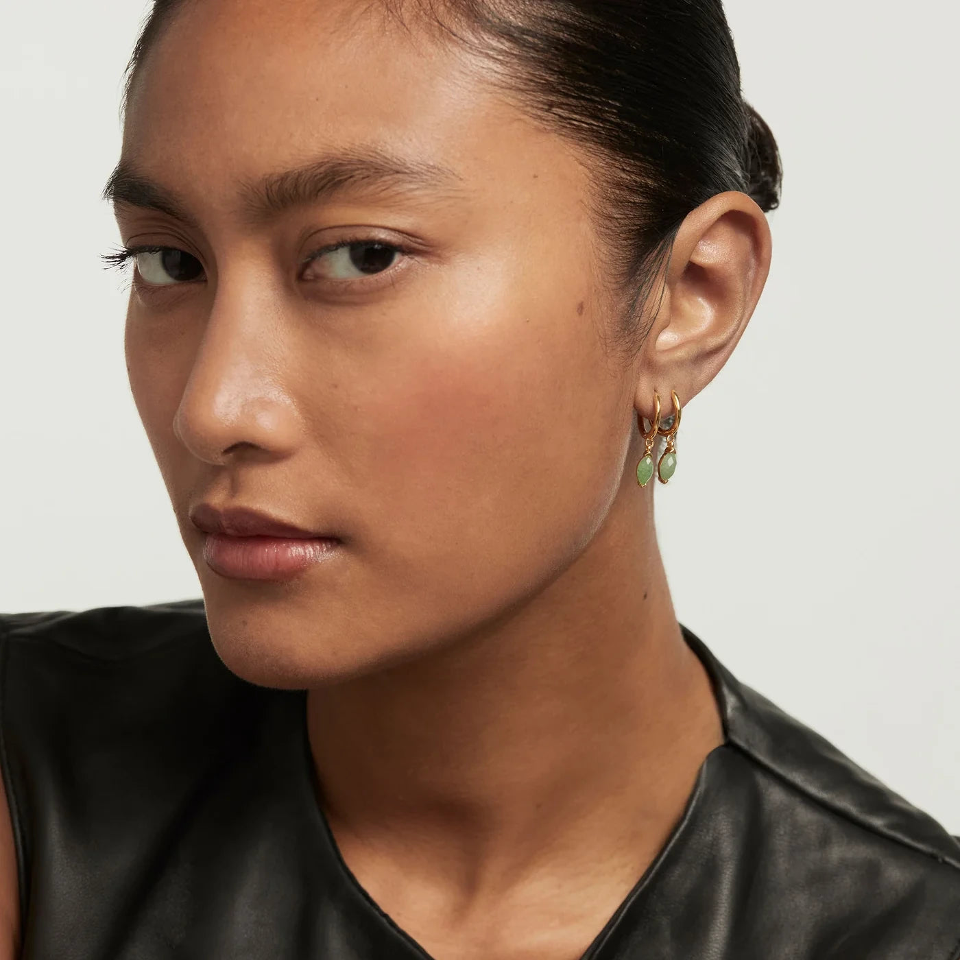 PDPAOLA | Green Aventurine Nomad Hoops Earrings | AR01-A07 | designer earrings by Hooper Bolton