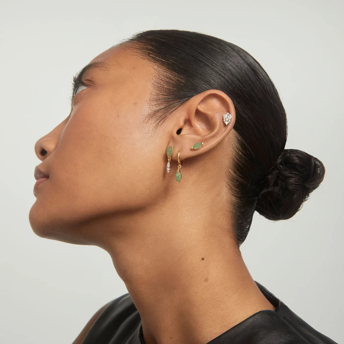 PDPAOLA | Green Aventurine Nomad Hoops Earrings | AR01-A07 | designer earrings by Hooper Bolton