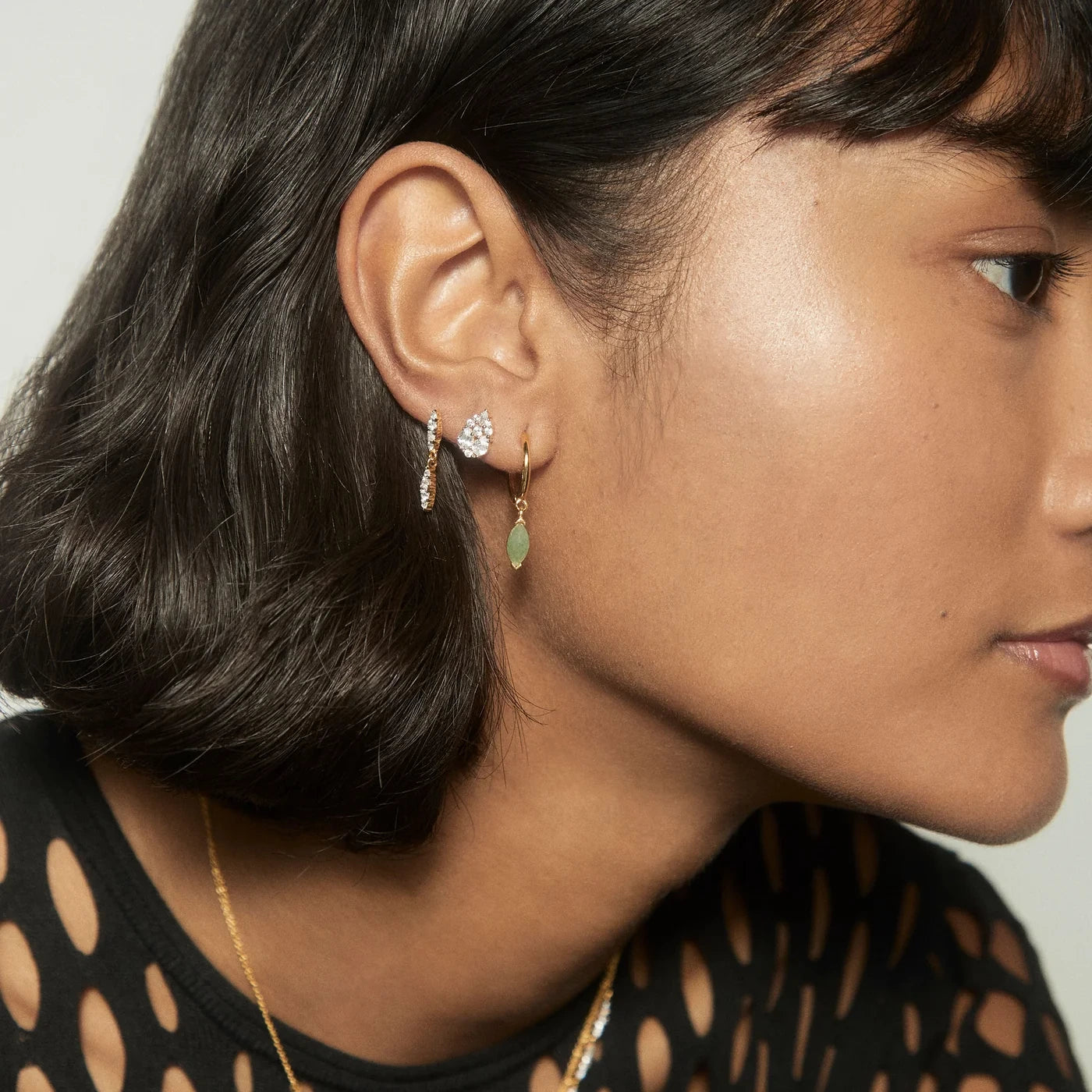 PDPAOLA | Green Aventurine Nomad Hoops Earrings | AR01-A07 | designer earrings by Hooper Bolton