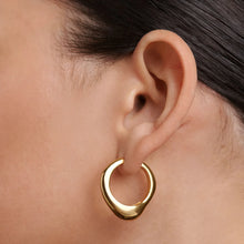 Load image into Gallery viewer, PDPAOLA | Riba Hoops Earrings | AR01-B66 | designer earrings by Hooper Bolton
