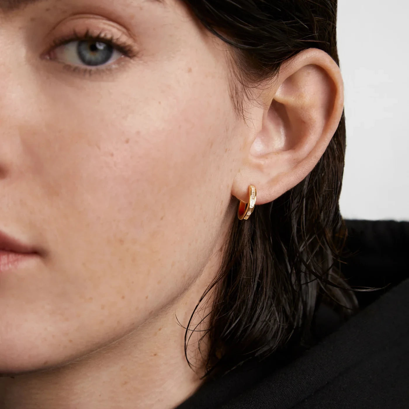 PDPAOLA | Viena Hoop Earrings | AR01-960 | designer earrings by Hooper Bolton