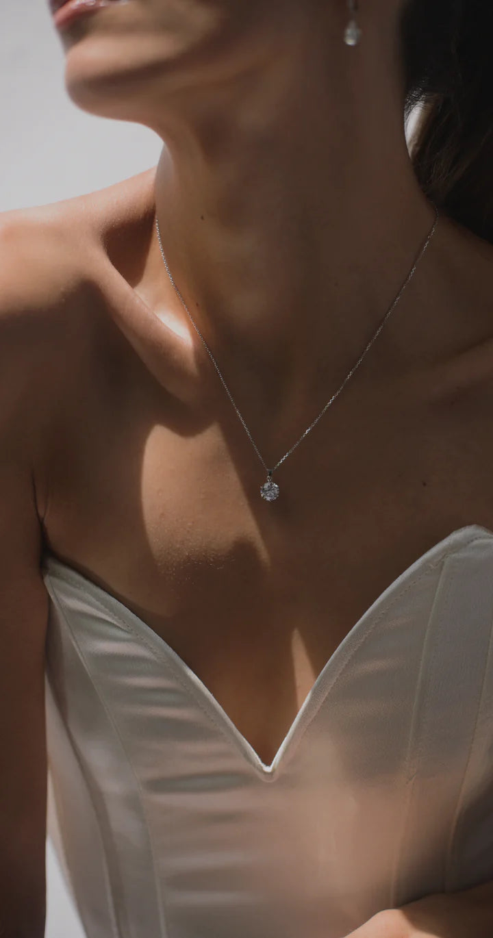 CARAT LONDON HAZEL FOUR PRONG ROUND PENDANT WHITE GOLD 1.00ct