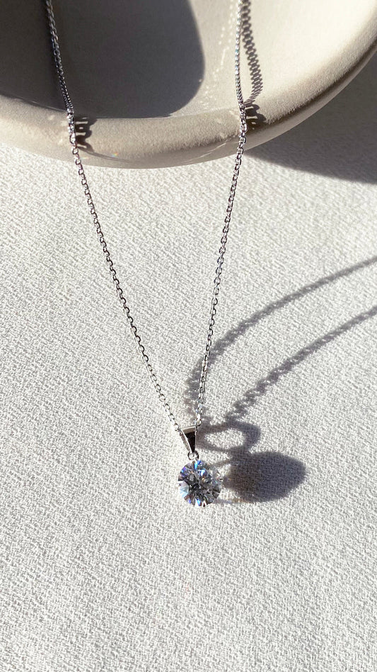 CARAT LONDON HAZEL FOUR PRONG ROUND PENDANT WHITE GOLD 1.00ct