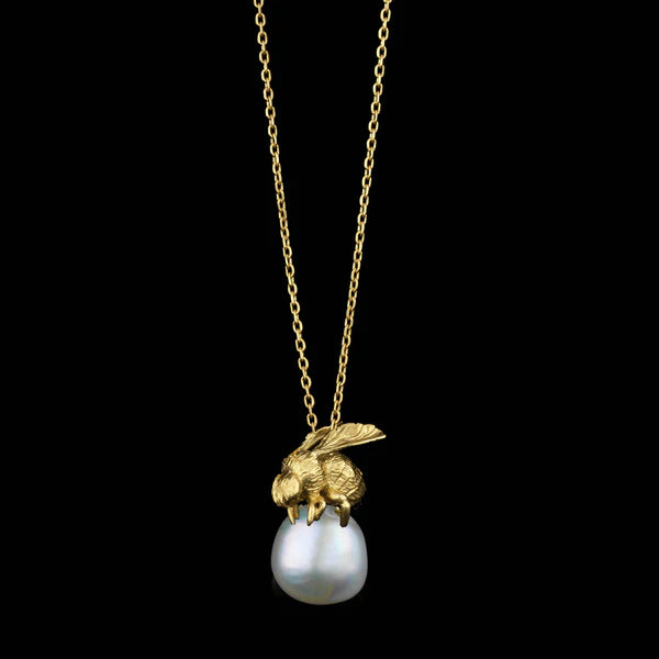 Catherine Zoraida GOLD HONEYBEE AND MOONLIGHT PEARL PENDANT