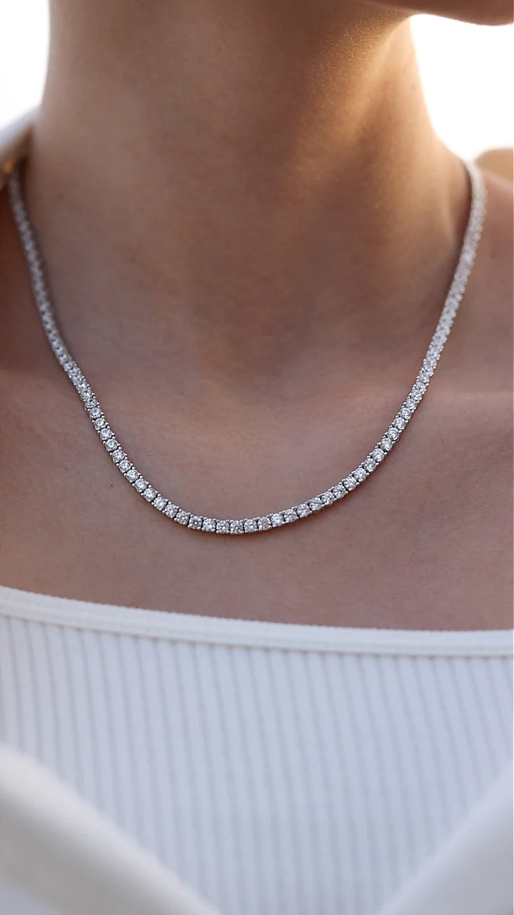 CARAT LONDON PRUDENCE ROUND PRONG LINE NECKLACE