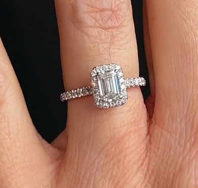 CERTIFIED EMERALD CUT DIAMOND HALO ENGAGEMENT RING 1.00ct
