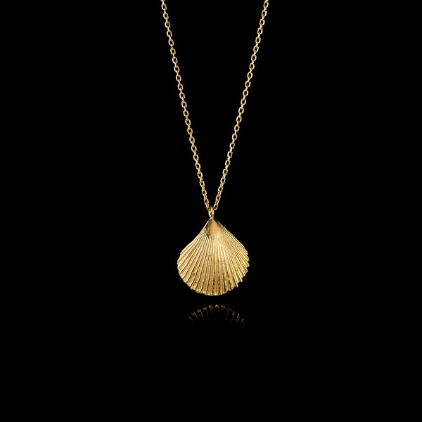 Catherine Zoraida GOLD SHELL PENDANT